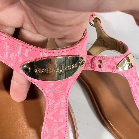 Michael Kors Plate Flat Thong Sandal Color Tea Rose Monogram Womens Size 8 - Picture 7 of 12